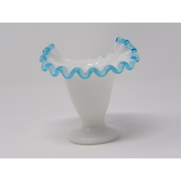 Vintage Fenton Aqua Crest Ruffled Edge Vase 4 1/4 H x 4 1/2" W x 3 1/4" D No chi - Picture 6 of 10